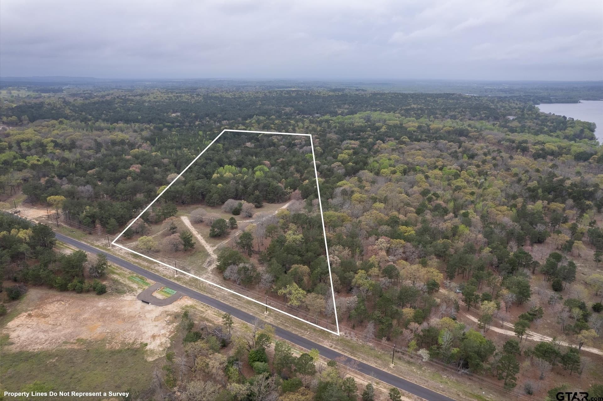 10.32 acres in Henderson County