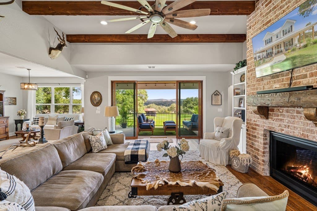 61 acres in Blanco County gallery image 3