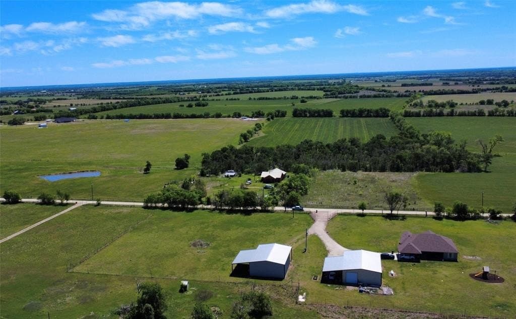 1.9 acres in Falls County gallery image 3