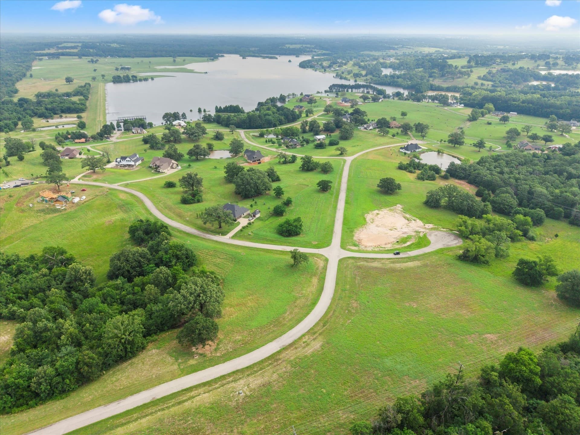 1 acres in Henderson County gallery image 3