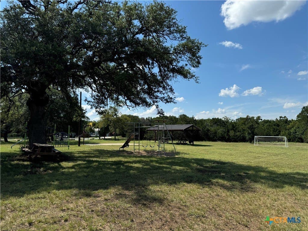 0.25 acres in Comal County - photo 25