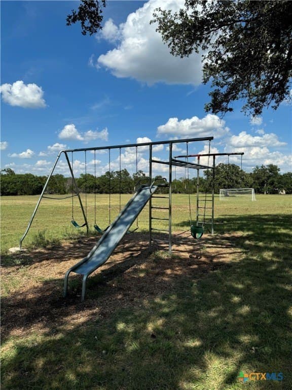 0.25 acres in Comal County - photo 20