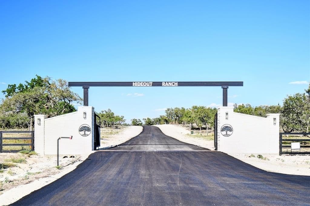 7.5 acres in Kerr County