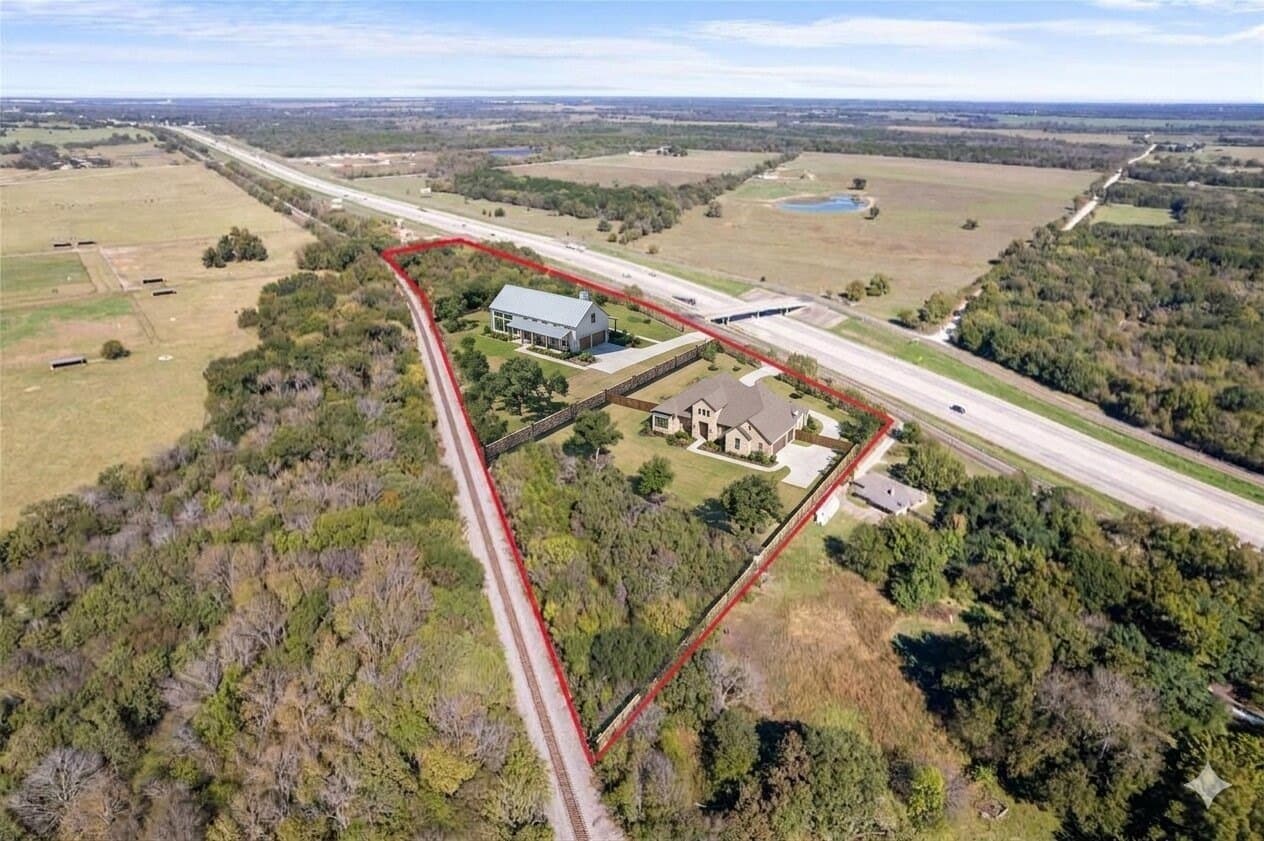4.4 acres in Navarro County