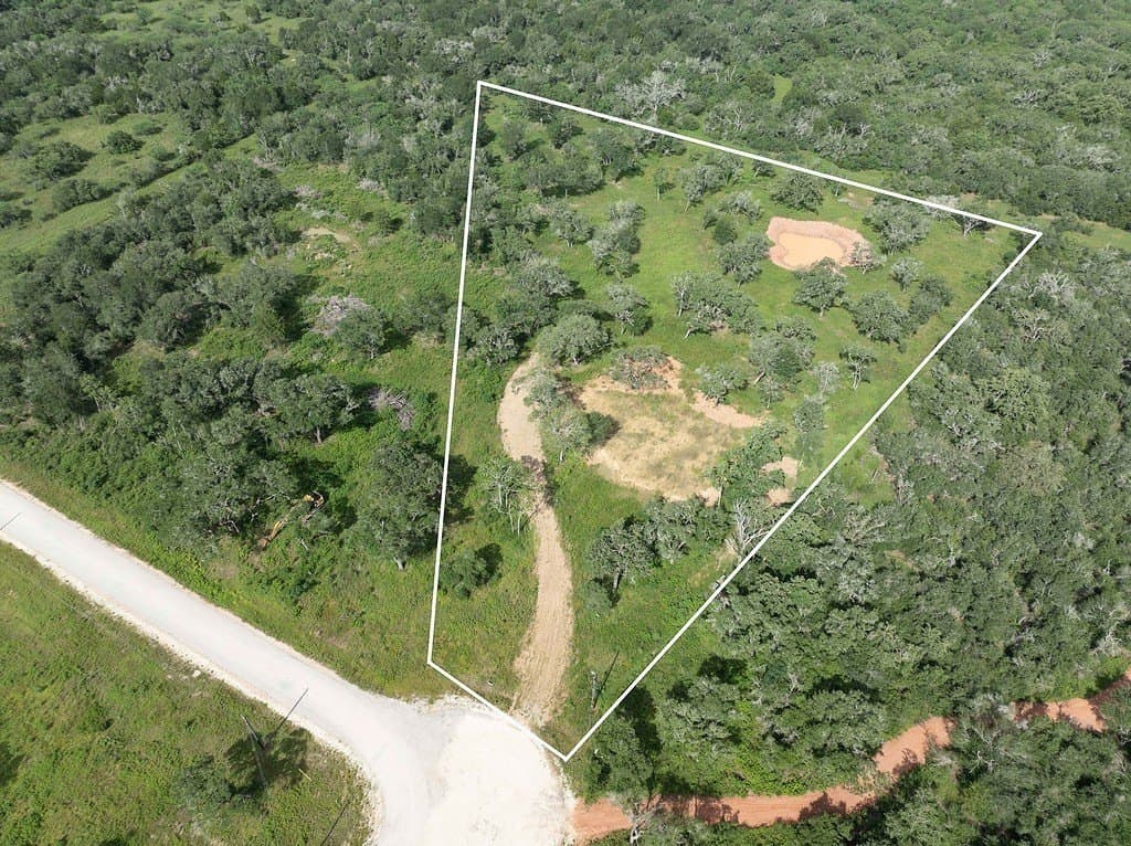 5 acres in Colorado County - photo 4