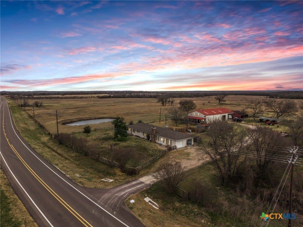 10.05 acres in Robertson County gallery image 2