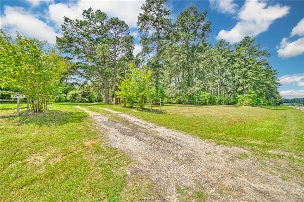 24.7 acres in Leon County