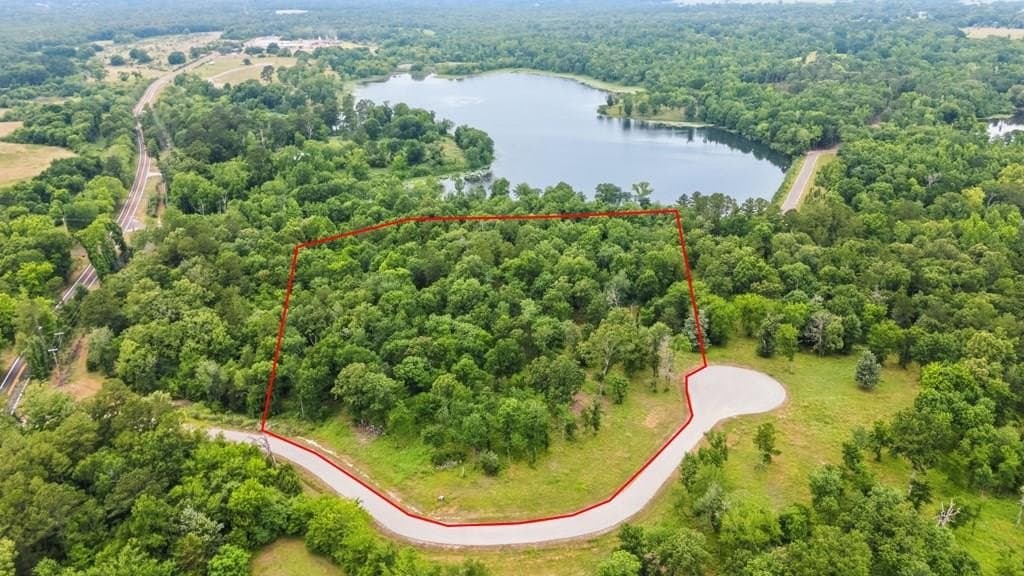 9.35 acres in ANDERSON County