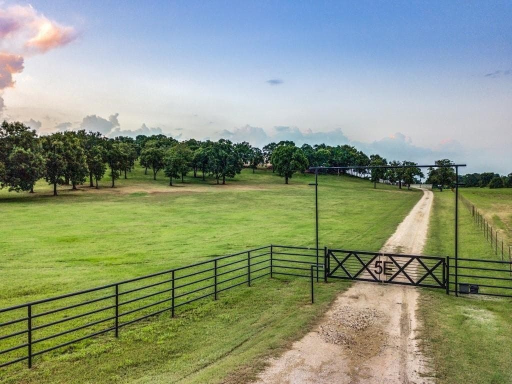 17.04 acres in Cooke County gallery image 3