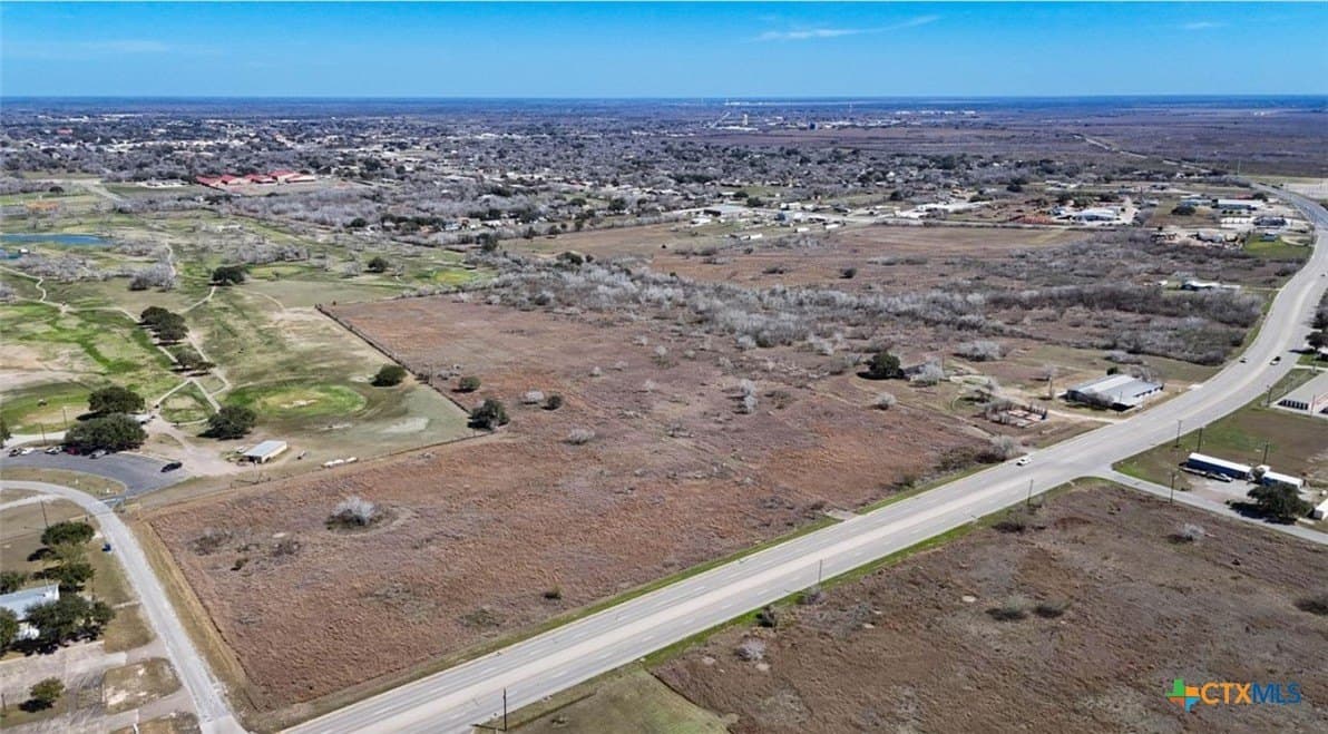 27 acres in Bee County
