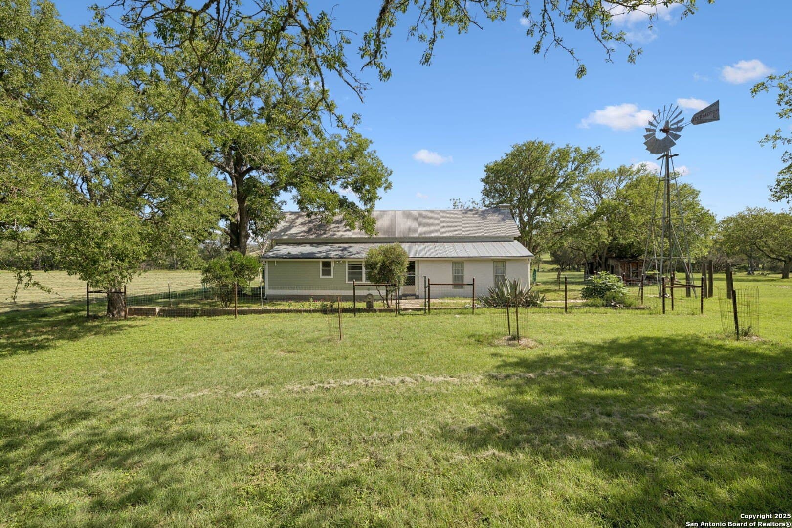 38.62 acres in Kerr County gallery image 3