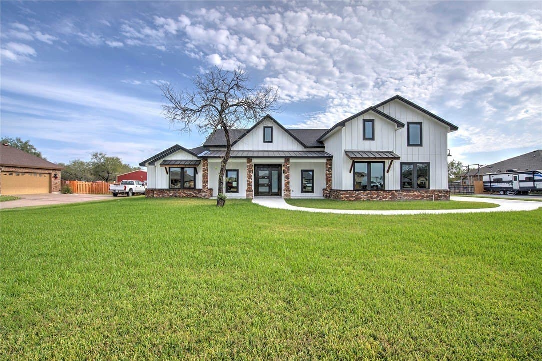 56,628 acres in Nueces County - photo 2