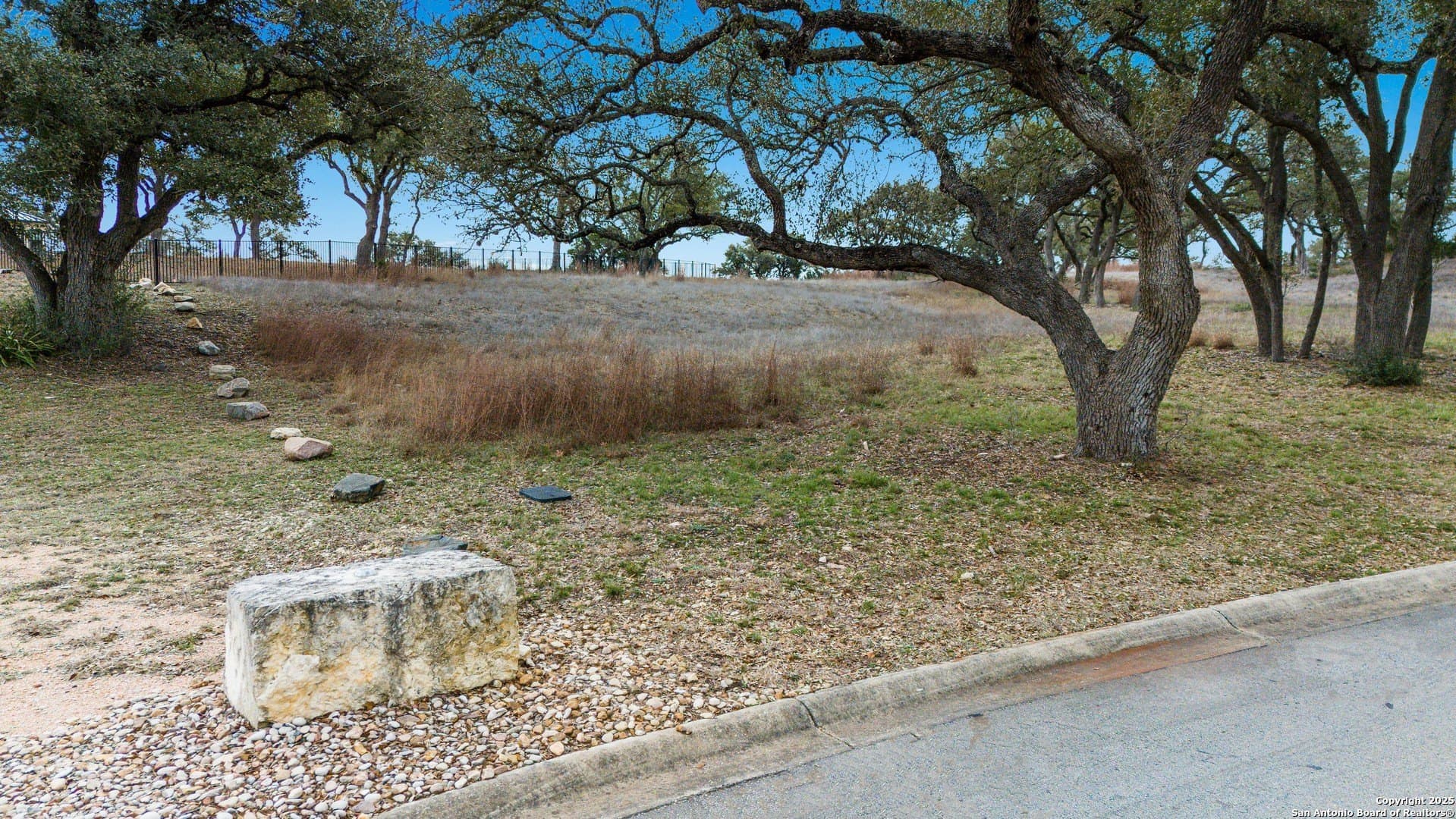 1.02 acres in Comal County gallery image 3