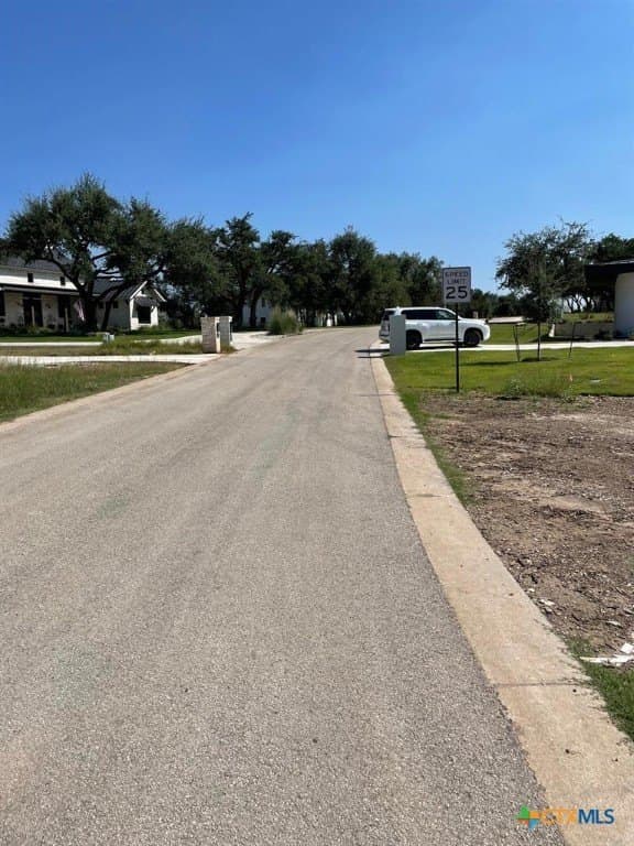 0.39 acres in Hays County gallery image 3