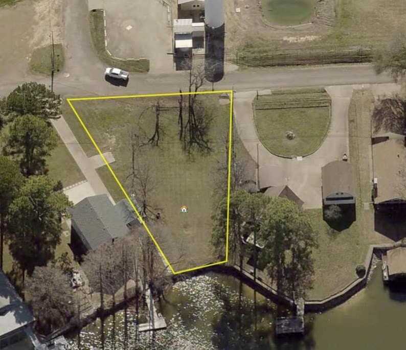 0.27 acres in Henderson County - photo 10