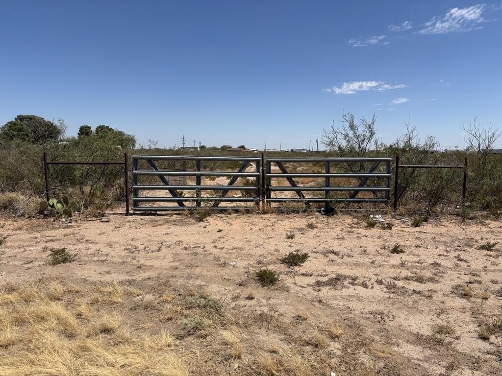 4 acres in Ector County
