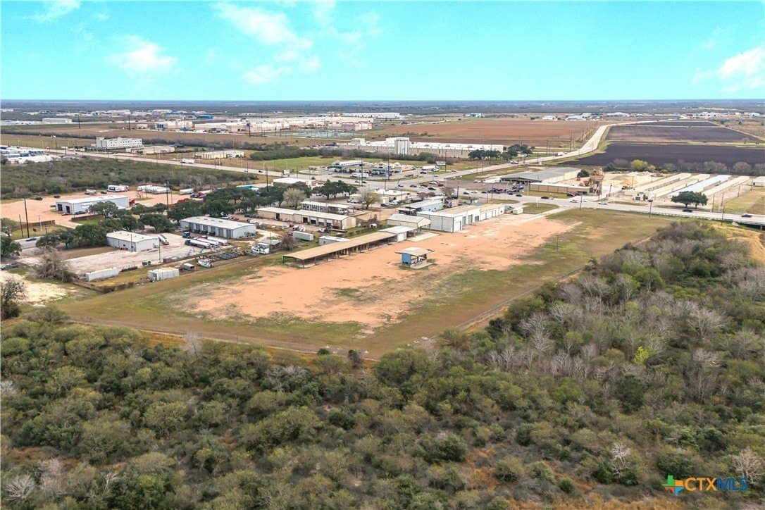16.2 acres in Victoria County - photo 4