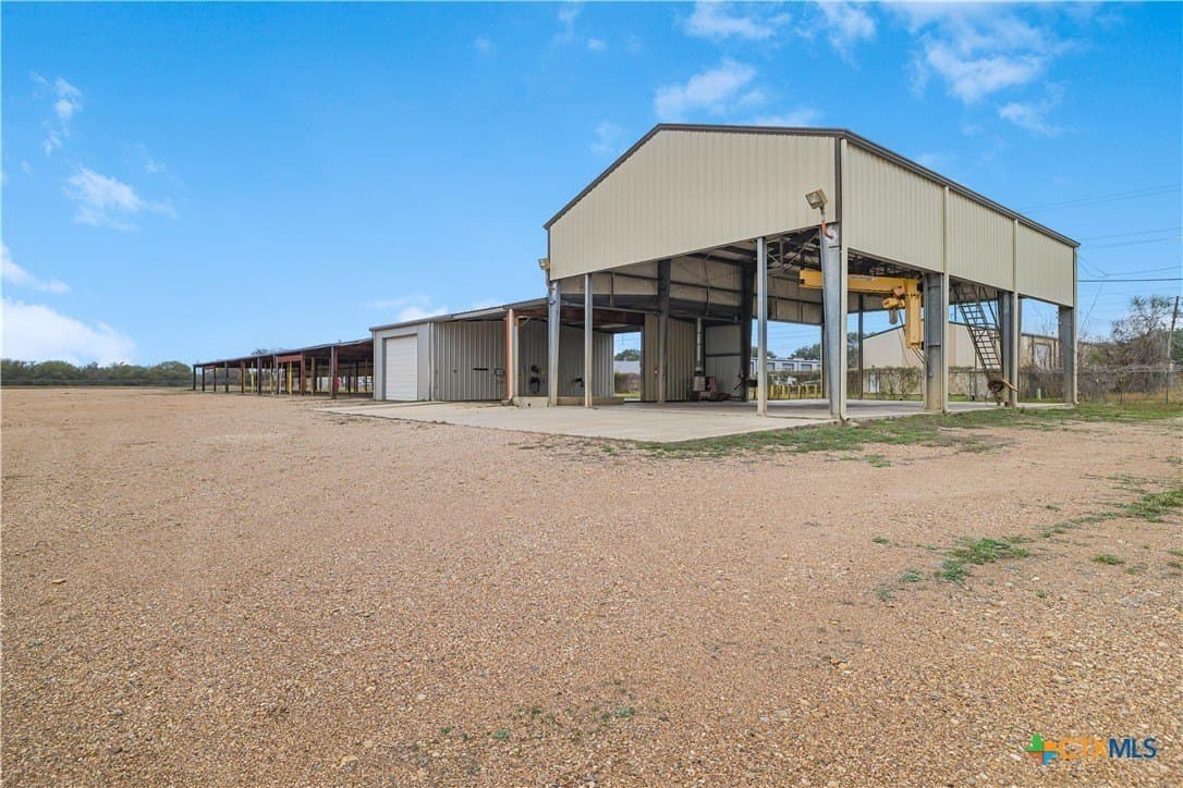 16.2 acres in Victoria County - photo 10
