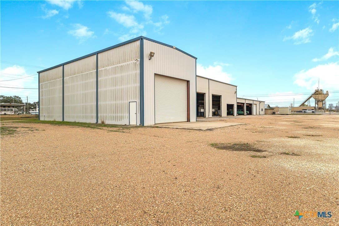 16.2 acres in Victoria County - photo 13