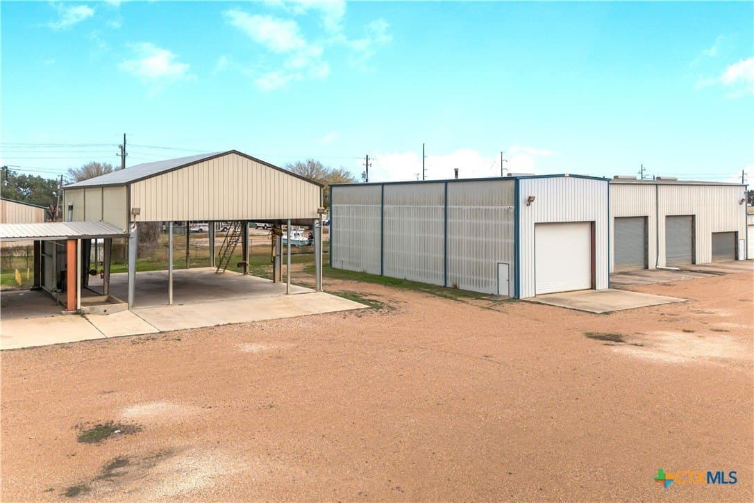 16.2 acres in Victoria County - photo 8