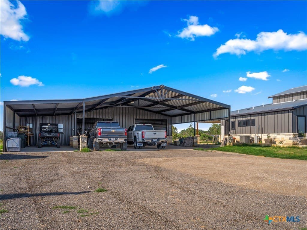 18 acres in Bexar County gallery image 3