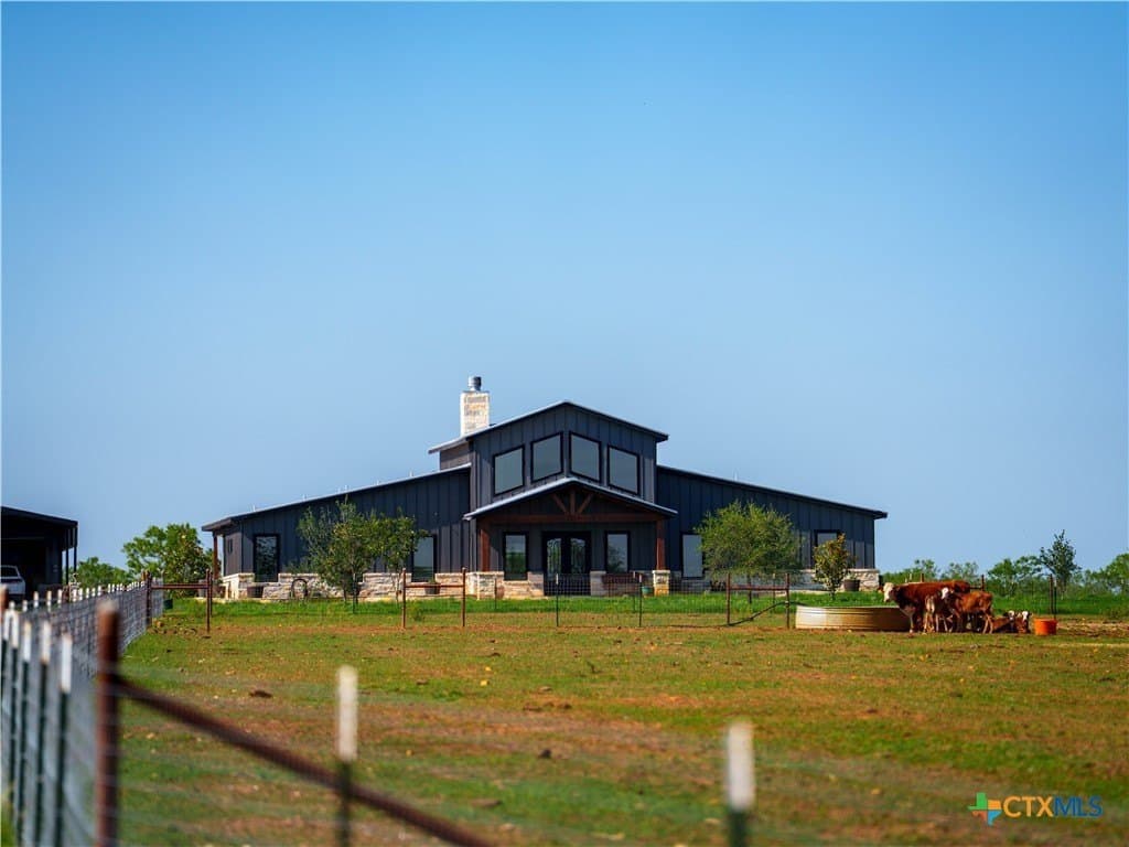 18 acres in Bexar County gallery image 2