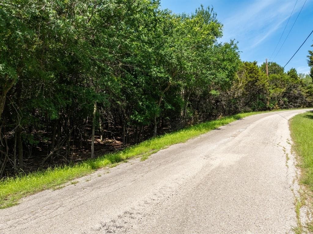 0.35 acres in Hill County gallery image 4