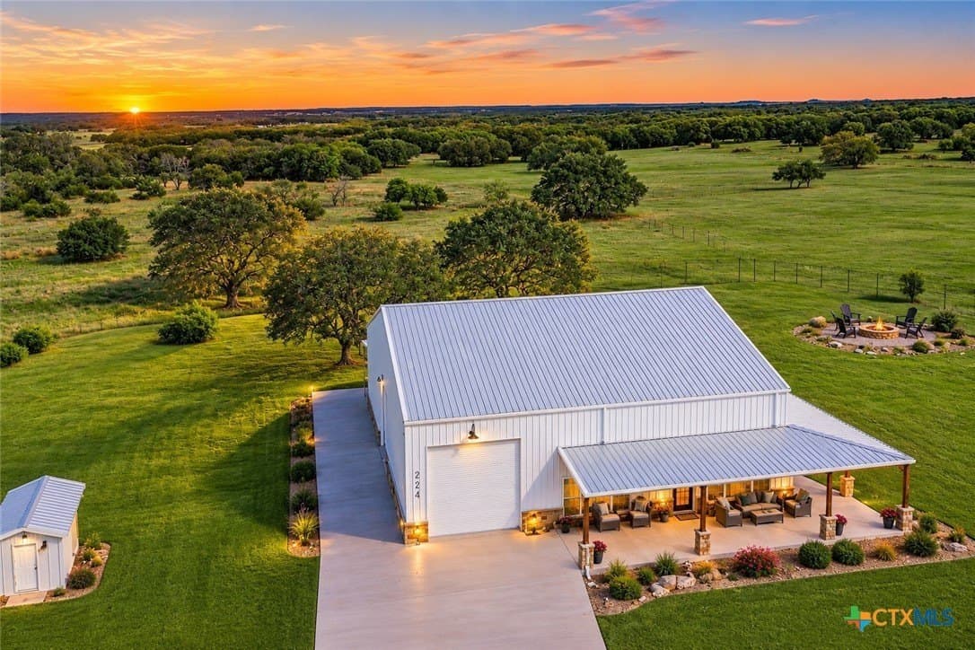 11 acres in Burnet County