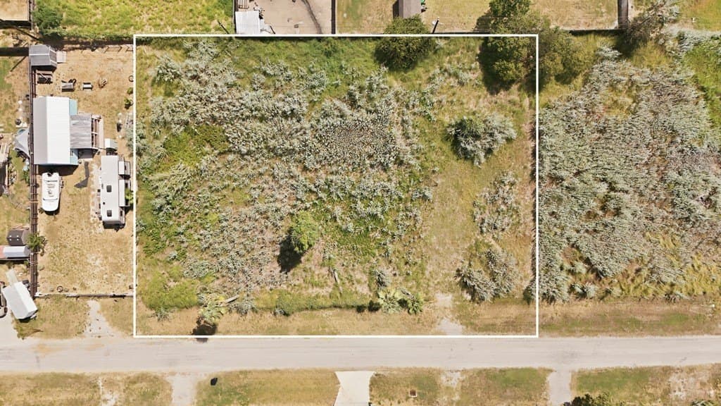 0.6 acres in Aransas County