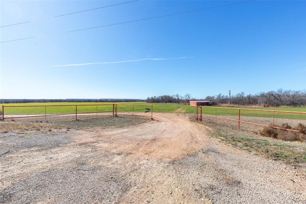 73.83 acres in Stonewall County