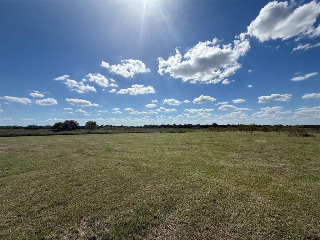 7.5 acres in Navarro County