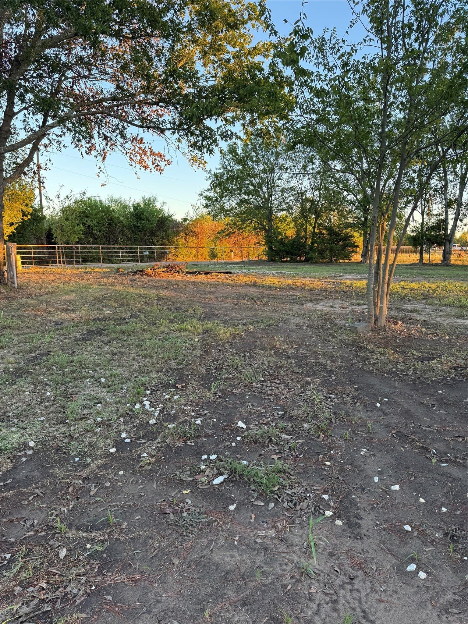 10 acres in Kaufman County - photo 27