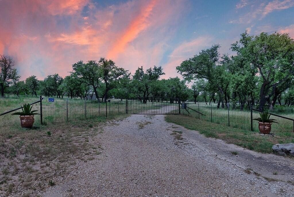 10 acres in Gillespie County - photo 2
