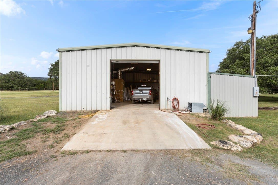 20 acres in Bandera County - photo 31