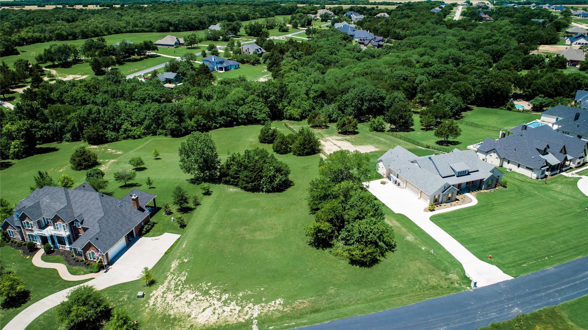 1.05 acres in Collin County gallery image 2