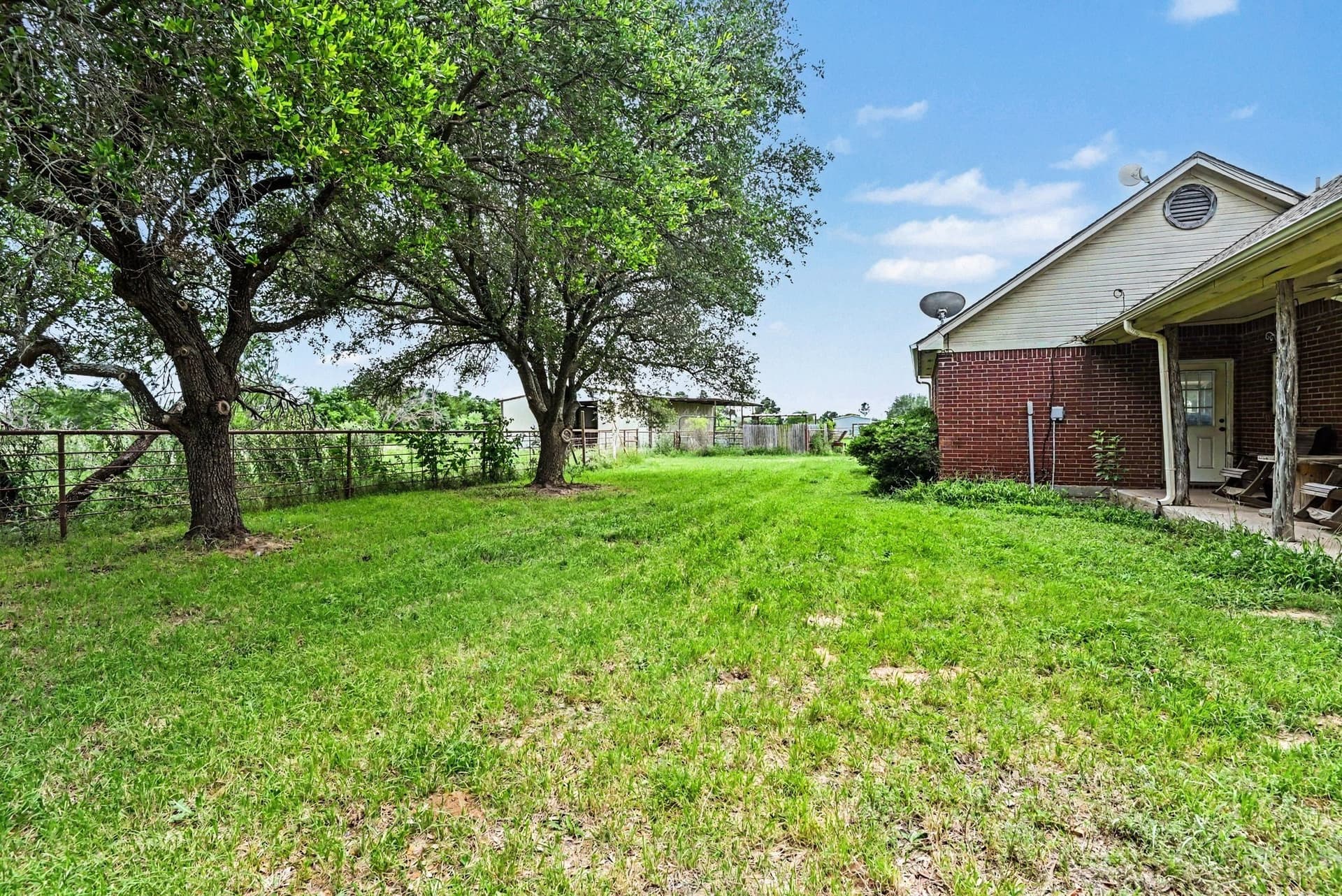 10 acres in Wise County - photo 4