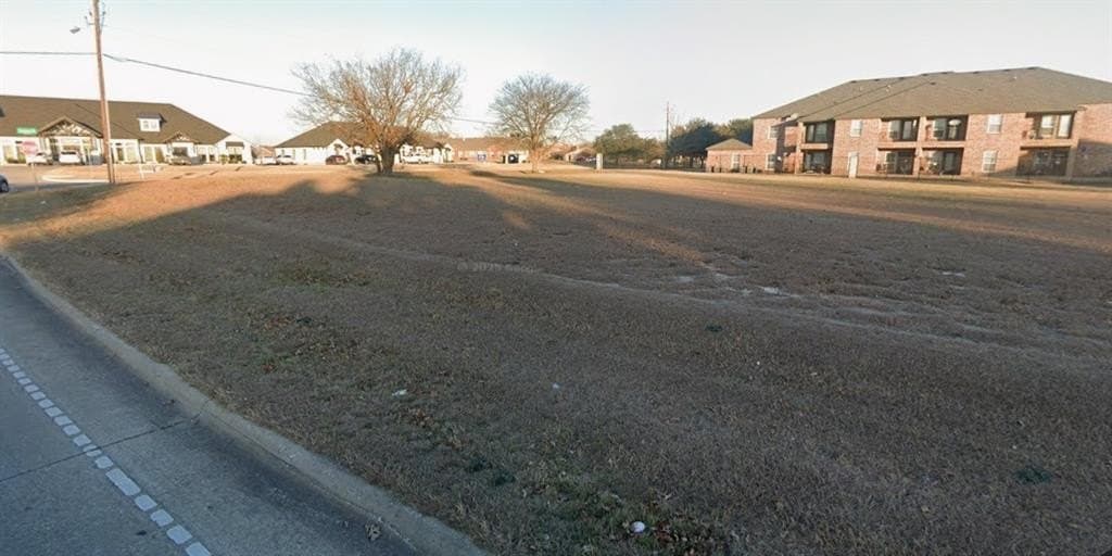 0.87 acres in Ellis County gallery image 2