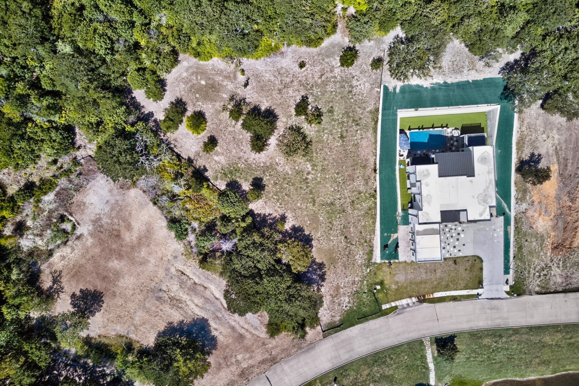 0.77 acres in Ellis County gallery image 3