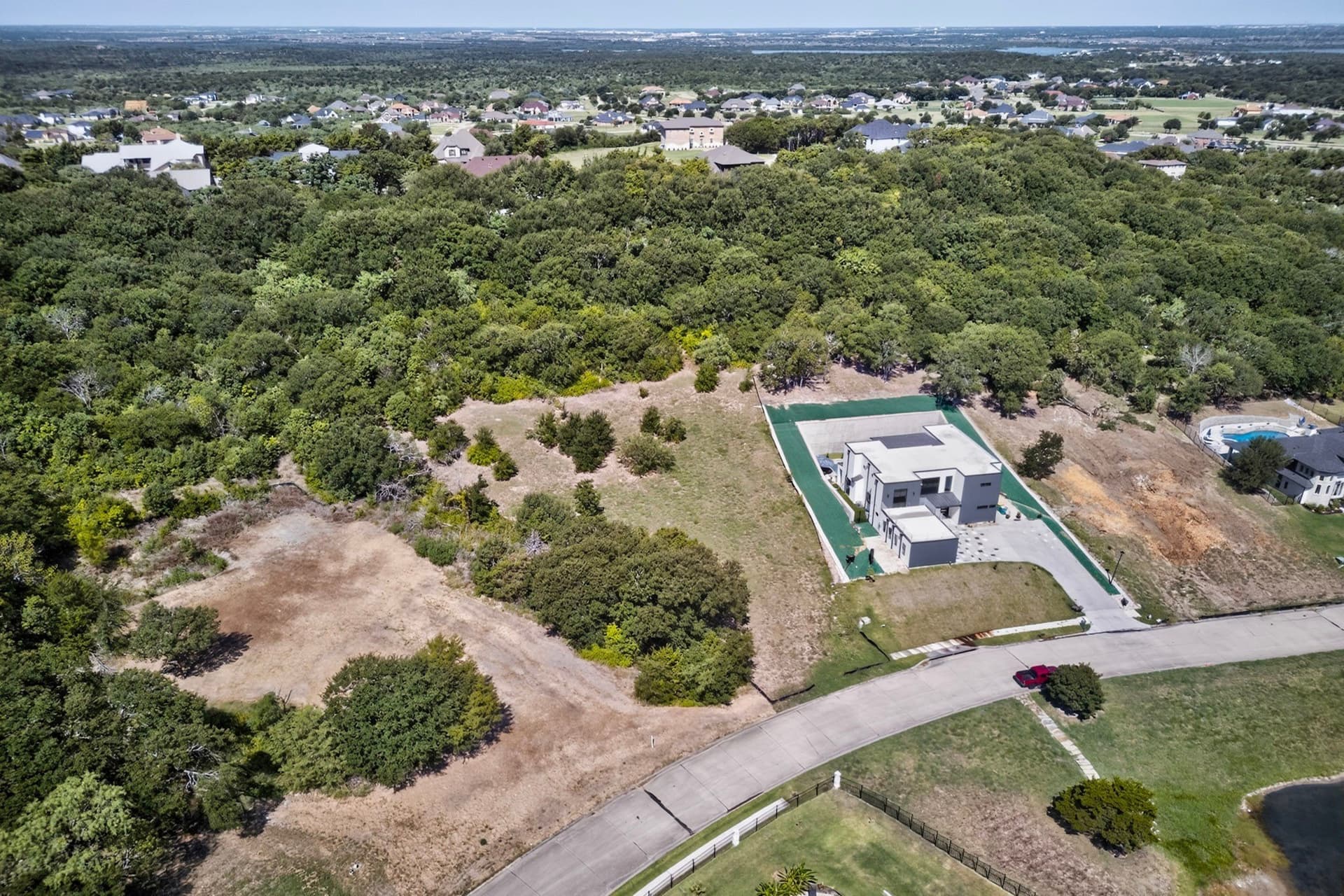 0.77 acres in Ellis County