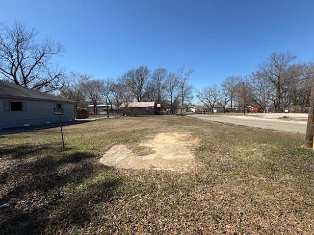 0.1 acres in Lamar County - photo 4