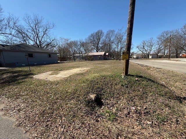 0.1 acres in Lamar County - photo 5