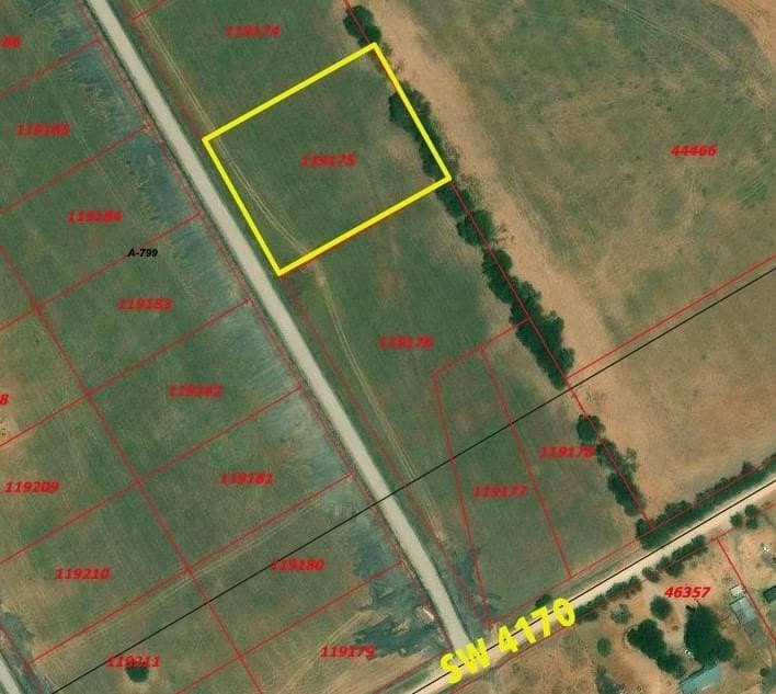 1.75 acres in Navarro County gallery image 3