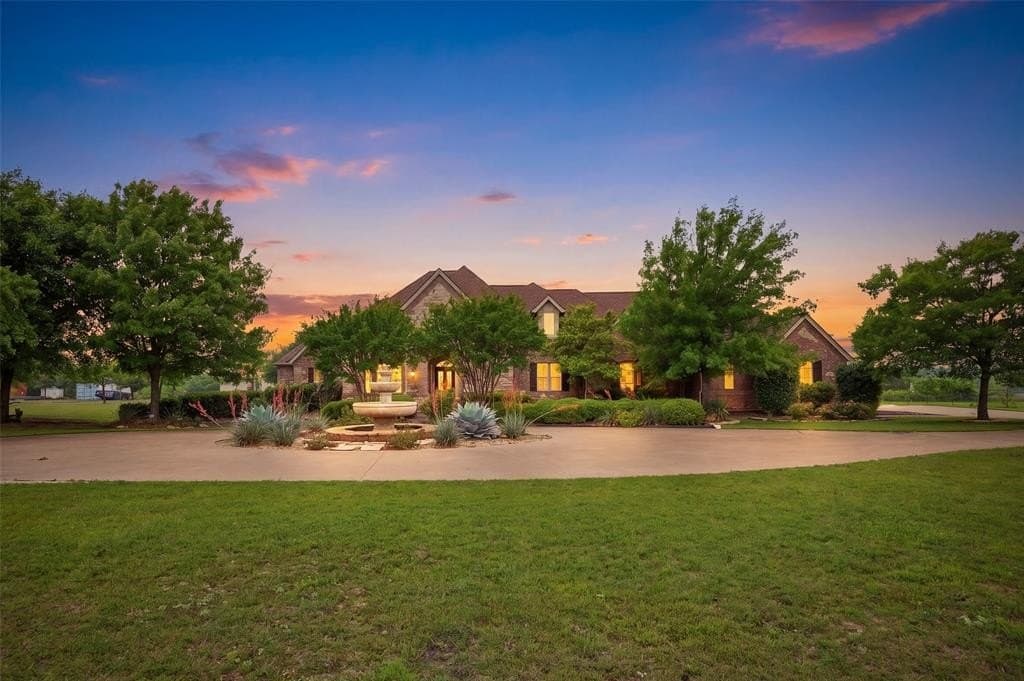 32.94 acres in Ellis County