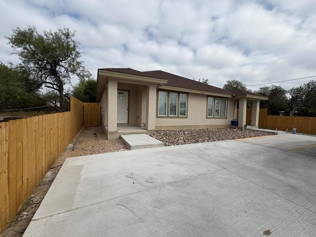 7,000 acres in Maverick County