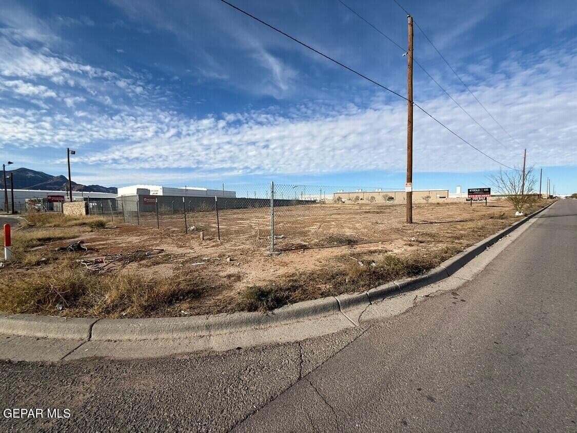3.36 acres in El Paso County gallery image 4