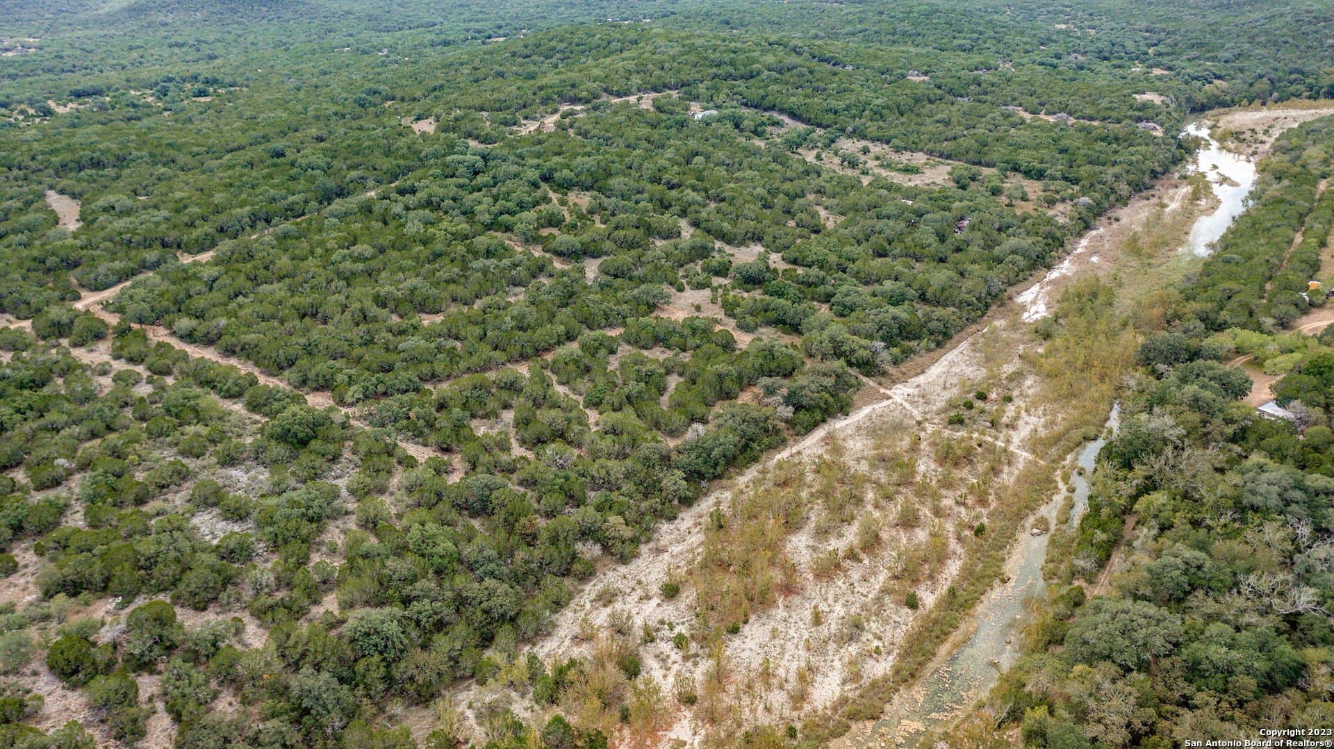 5.34 acres in Uvalde County - photo 2