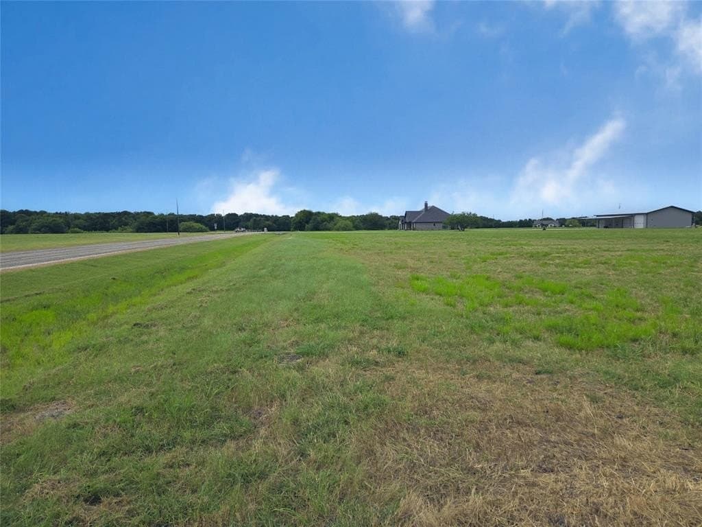 2.01 acres in Navarro County gallery image 4
