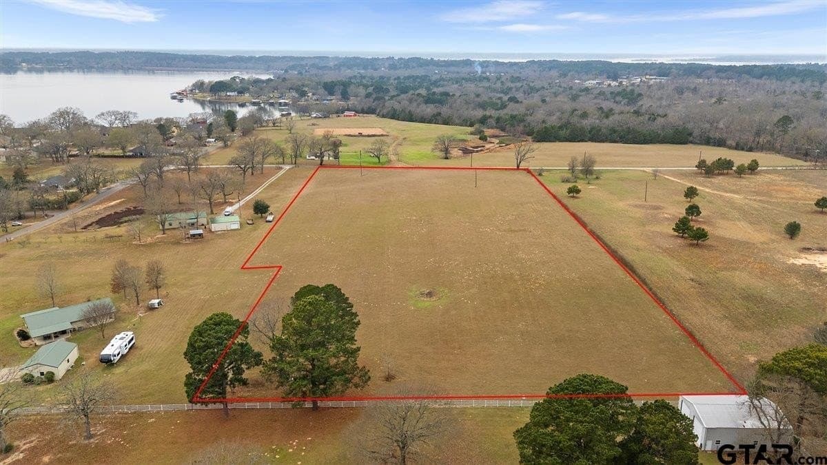 7.89 acres in Smith County gallery image 2