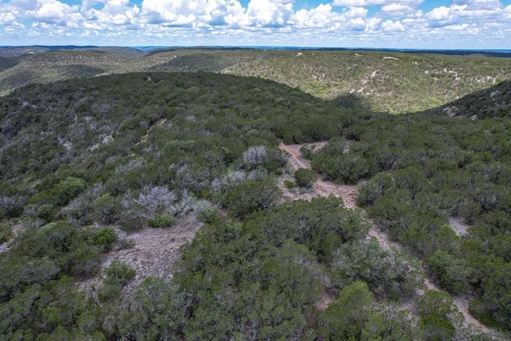 28.14 acres in Real County