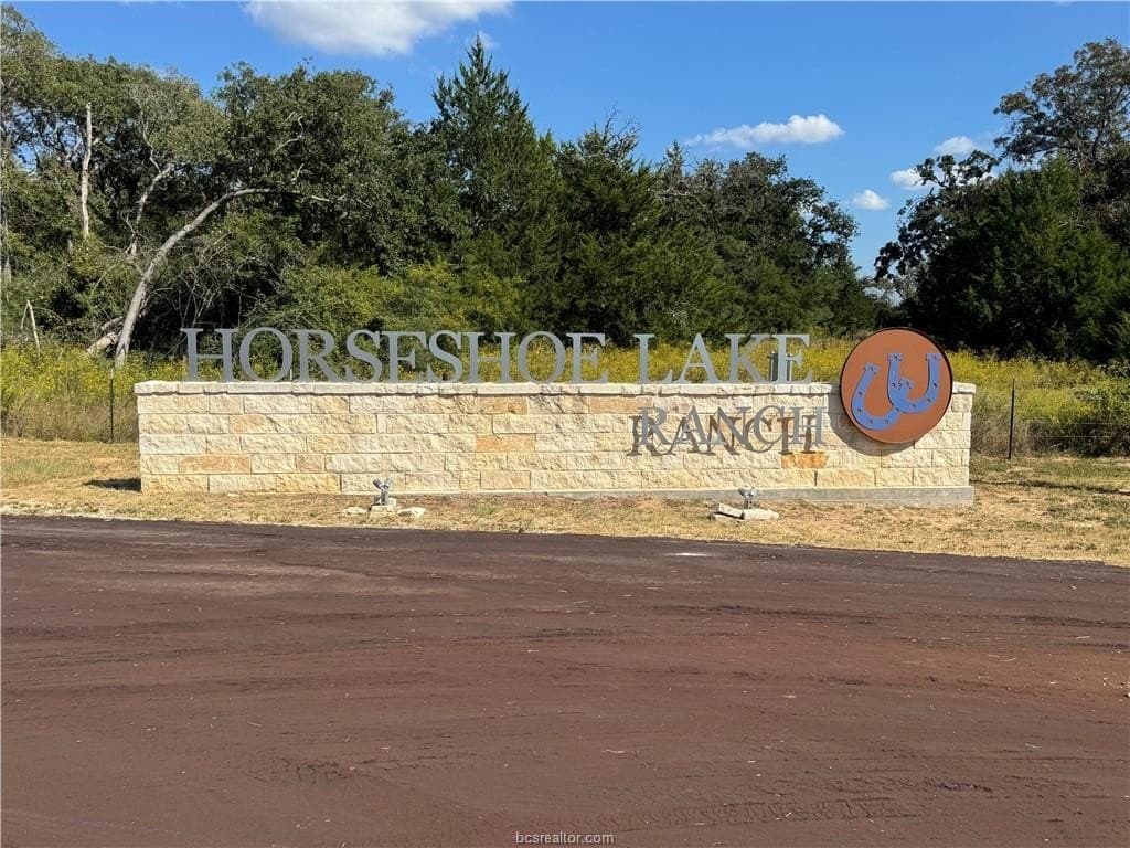 3.04 acres in Leon County